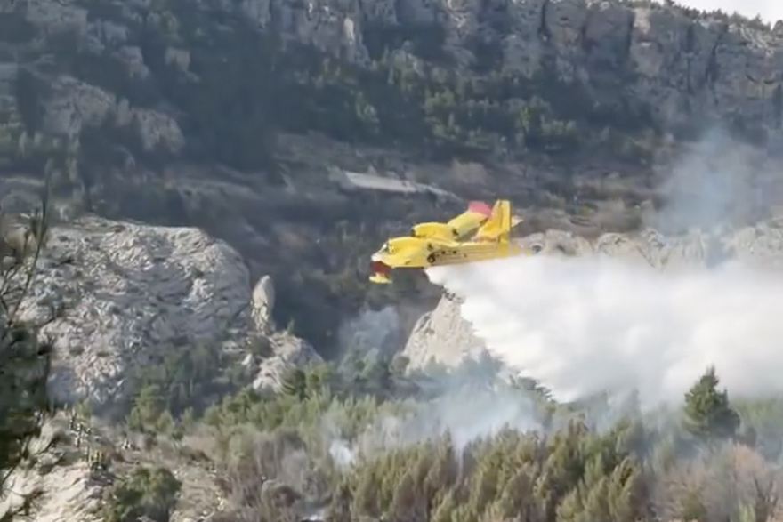 Po&zcaron;ar kod Makarske