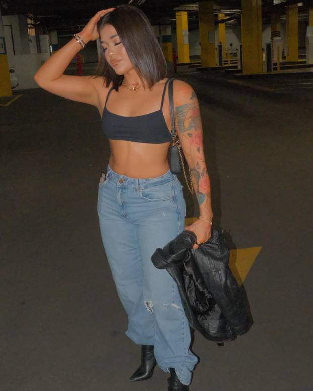 FOTO Atraktivna borkinja UFC-a i Playboyeva zečica snimile su kako se hrvaju. Fanovi u ekstazi