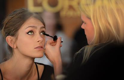 Seksi pogled: Tuš za odvažniji look, a olovka za smokey eyes 