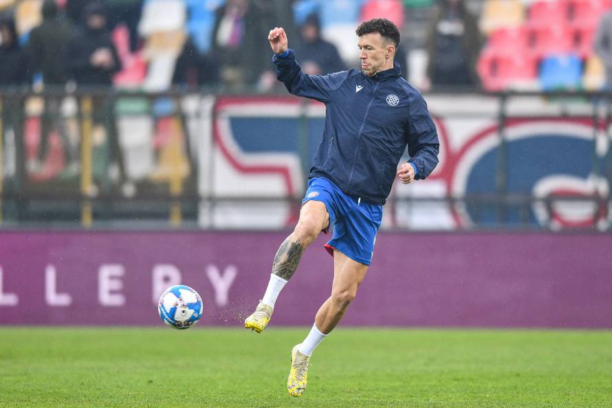 Velika Gorica: Ivan Perišić na zagrijavanju uoči utakmice Gorica - Hajduk