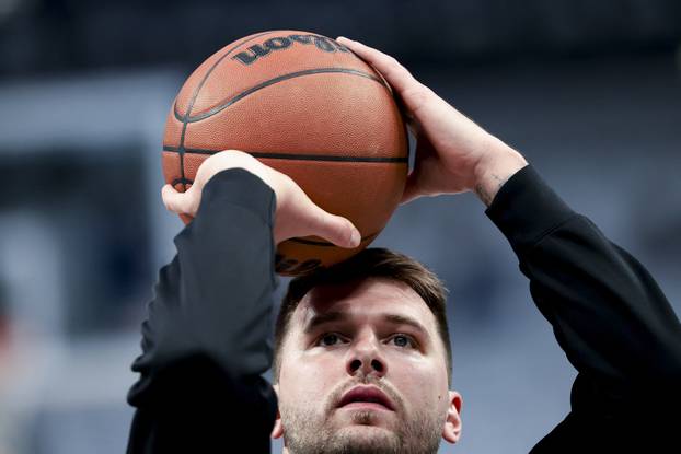 NBA: Los Angeles Lakers at Dallas Mavericks