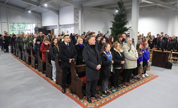 Zagreb: Izvi&dstrok;a&ccaron;i donijeli Betlehemsko svijetlo mira u Hrvatsku