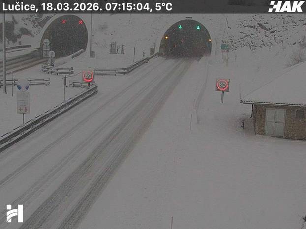 FOTO Snijeg pao na Sljemenu, zatrpana i A6, šleperi ne smiju prema Istri, pogledajte snimke