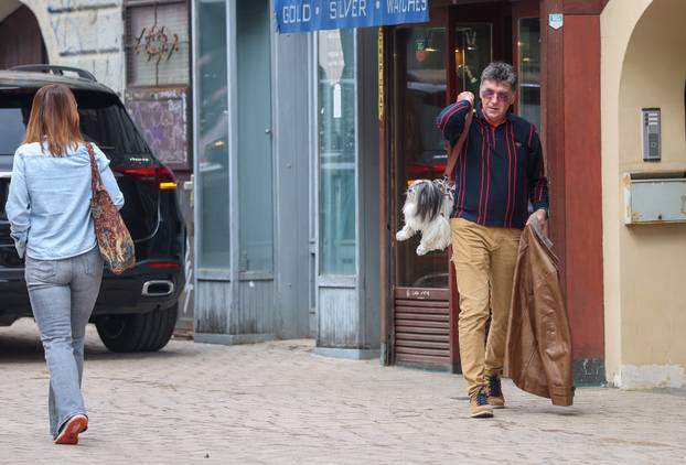 Zagreb: Pas poput modne torbice