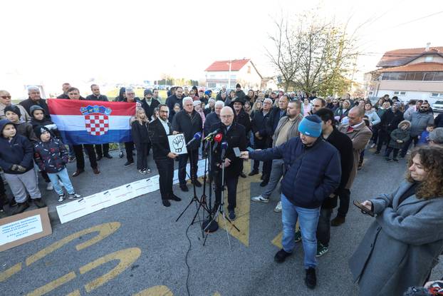 Zagreb: U organizaciji roditelja učenika osnovne škole Donji Dragonožec održan 3. bojkot nastave