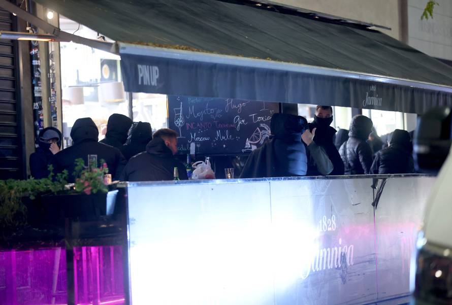 Zagreb: Interventna policija i muškarci s prekrivenim licem uoči otvorenja ovogodišnjih Dana srpske kulture