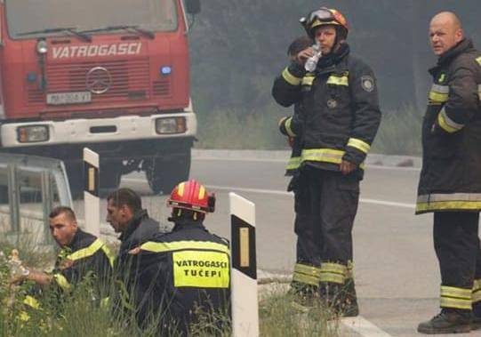 Ovo su heroji koji se bore s vatrenom stihijom kod Tučepa