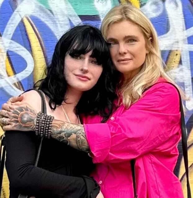 FOTO Seksi glumica se nakon 34 godine vraća u "Spasilačku službu", evo kako sad izgleda