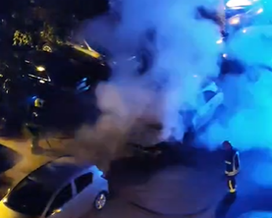 EKSKLUZIVNA SNIMKA Ovako je gorio auto zamjenice županijske državne odvjetnice u  Sl. Brodu!!