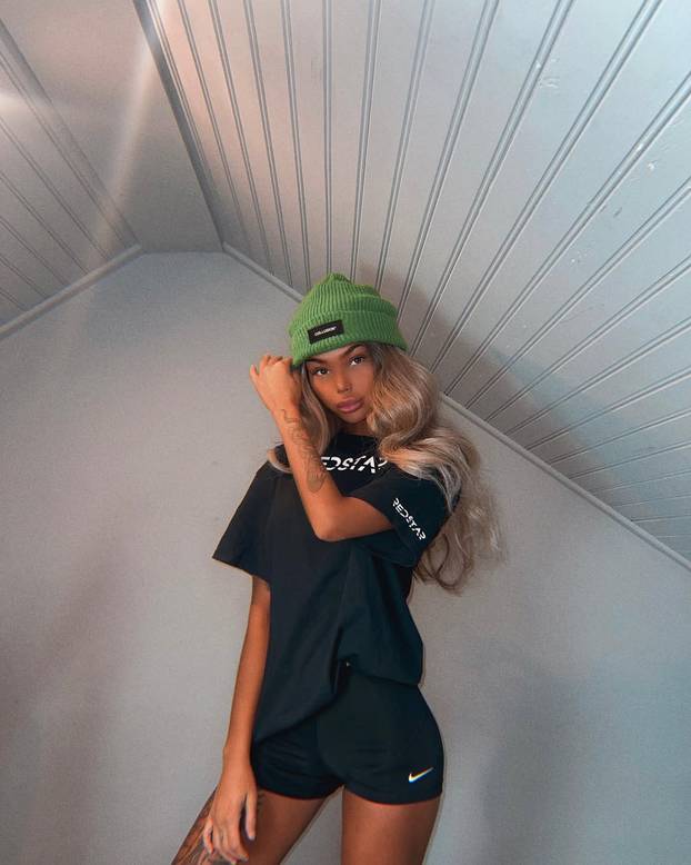 FOTO Govore joj da je crnkinja: Irkinja je opsjednuta solarijem, a ima i jako uzak struk...