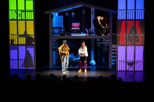 Zagreb: Svečana premijera Božićne predstave "A, gdje su lampice?" u kazalištu Trešnja