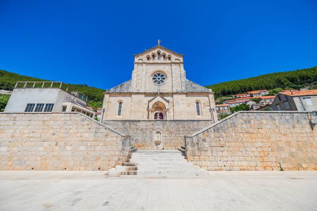Maleno mjesto Smokvica koje se nalazi na središnjem djelu otoka Korčula