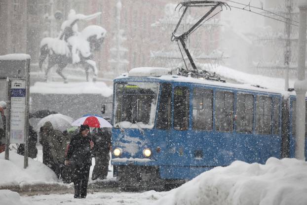 ARHIVA - Zagreb je 14. sije?nja 2013. bio zatrpan snijegom