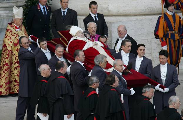 Vatikan; Tod von Papst Johannes Paul II