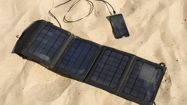 Nije vam potrebna utičnica - nabavite solarnu bateriju za mobitel i budite bezbrižni