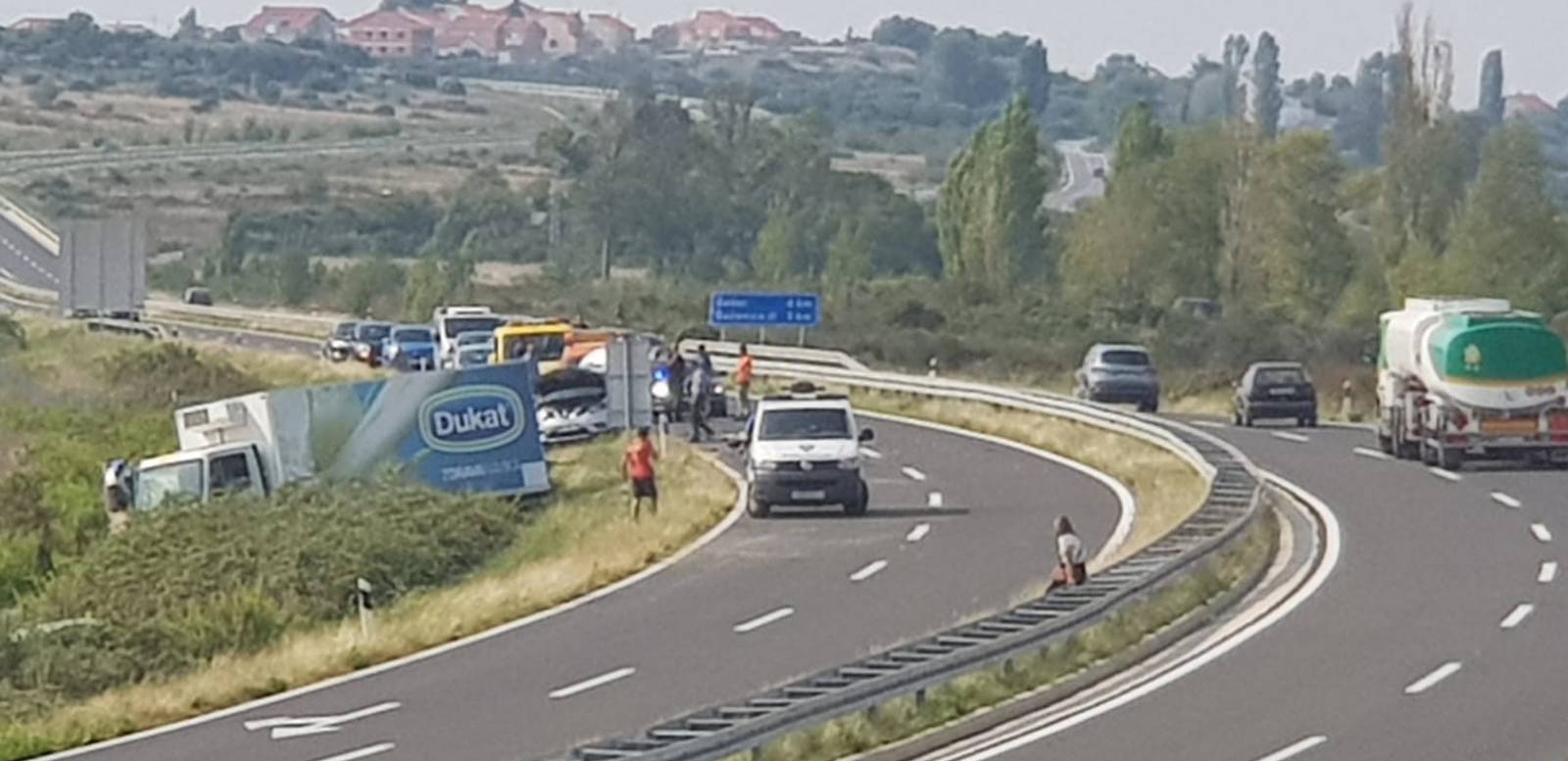 Video: Teška nesreća u blizini Zadra, troje prevezli u bolnicu