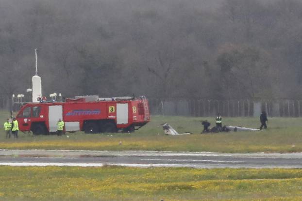 U Puli pao mali avion, dvoje ljudi poginulo