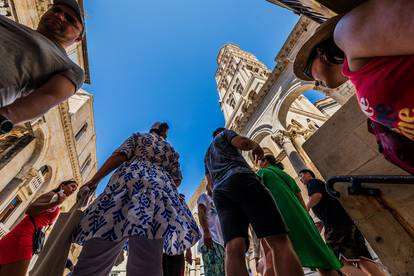 Danas i do 38°C! Turisti guštaju u Splitu. Ali uskoro stiže velika promjena i kraj toplinskog vala!