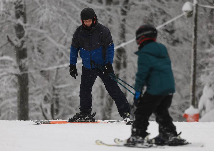 Zagreb: Započela skijaška sezona na Sljemenu 