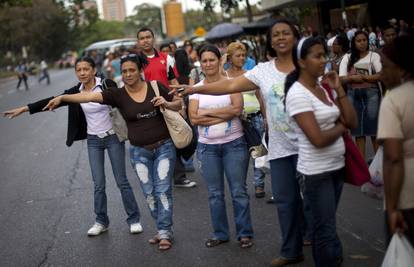 Pola Venezuele bez struje, kritičari se ljute na Chaveza