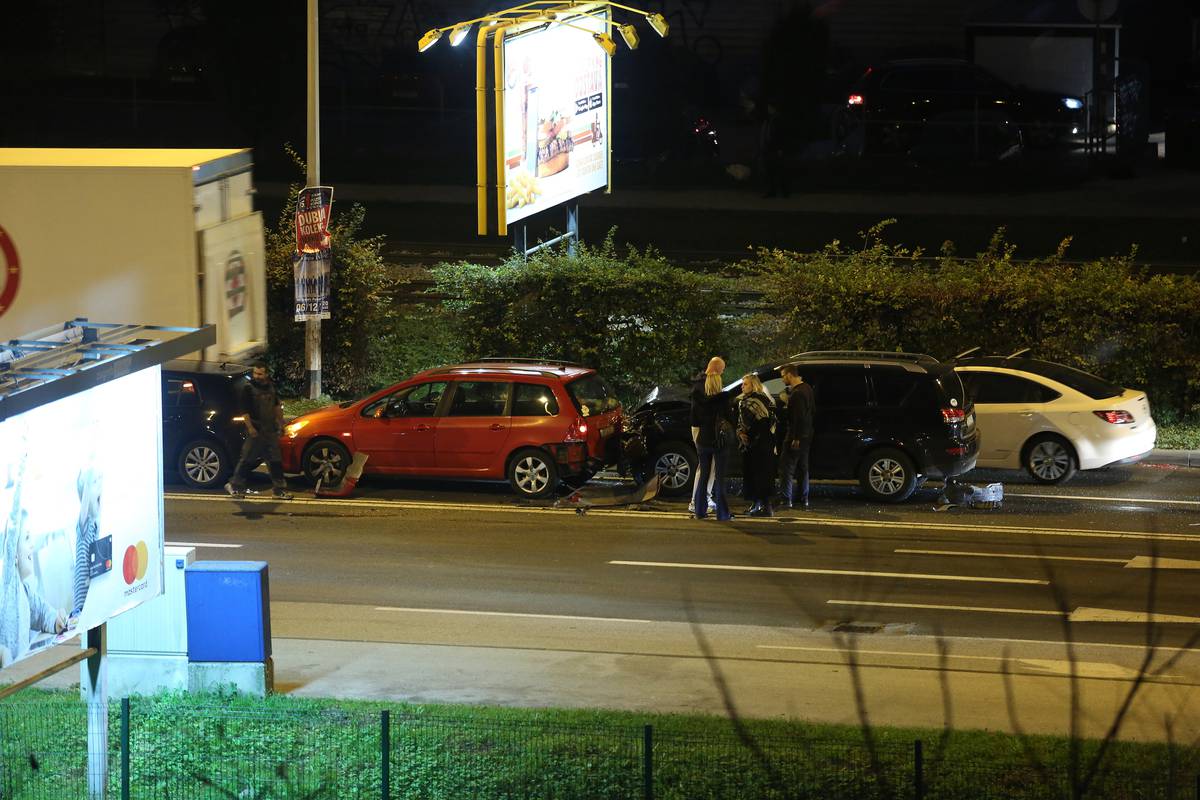 Lančani sudar kod Gajnica: Smrskalo se pet automobila
