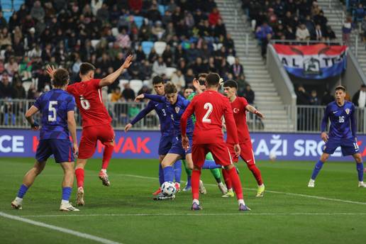U&Zcaron;IVO Hrvatska - Turska 1-0: Gosti gube i nevi&dstrok;eno 'mlate'!