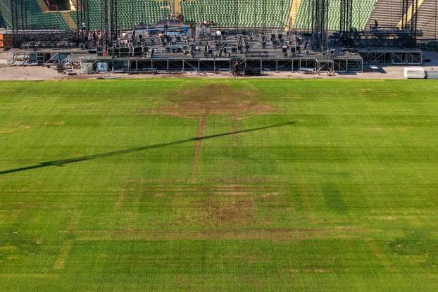 Zagreb: Pogled iz zraka na travnjak stadiona Asim Ferhatović Hase nakon tri koncerta Dine Merlina