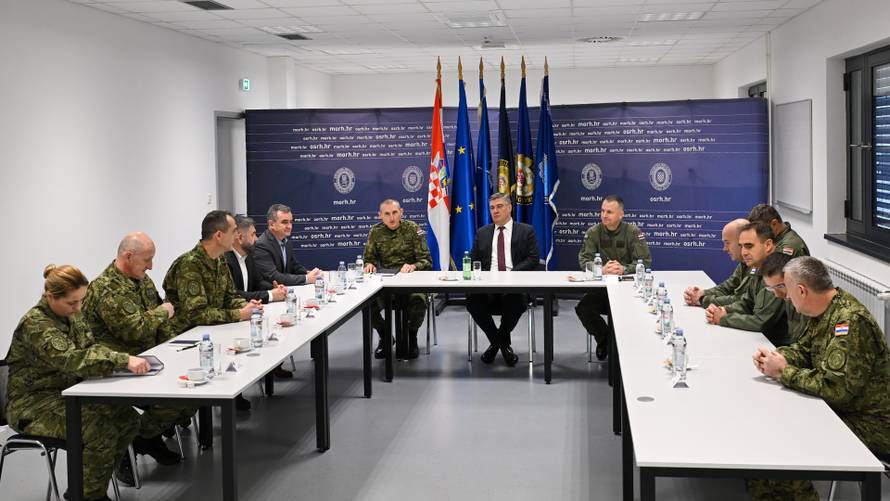 VIDEO Milanović je posjetio vrh HRZ-a, obišao i borbene Rafale