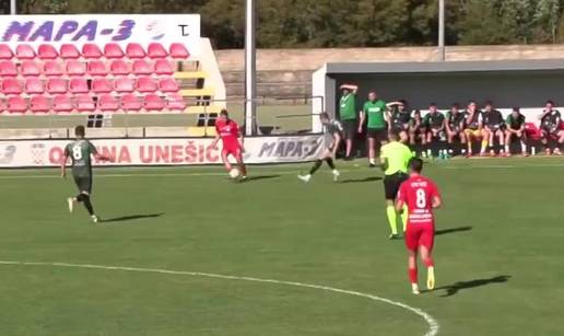 Je li ovo najbizarniji gol sezone? Igra&ccaron; Zagore zabio s 50 metara