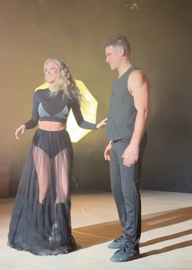 FOTO Domenica pokazala guzu i otkrila vruće plesne pokrete