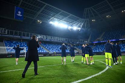 FOTO Boysi 'zapeli' na stadionu, dinamovci se vratili na travnjak. Pogledajte veliku proslavu