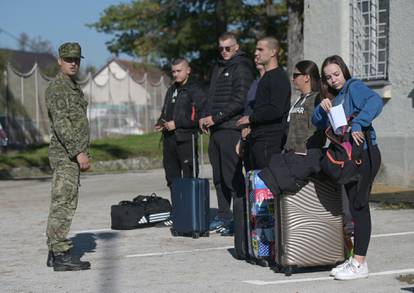 FOTO U Požegu na vojnu obuku stiglo gotovo 300 ročnika: 'Već pet godina ih nije bilo ovoliko!'