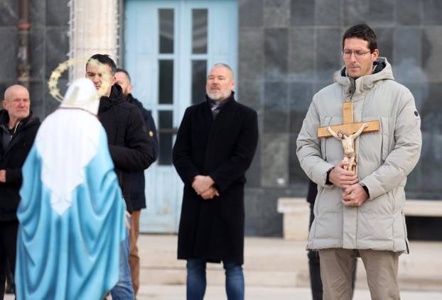 Šibenik: Muška molitva krunice