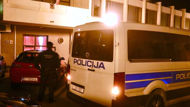 Ukinut pritvor devetorki koja je prekinula Dane srpske kulture u Splitu! Rastjerali su okupljene...