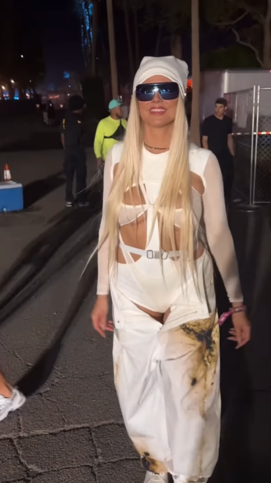 Heidi na Coachelli pokazala spaljene hlače i donje rublje...