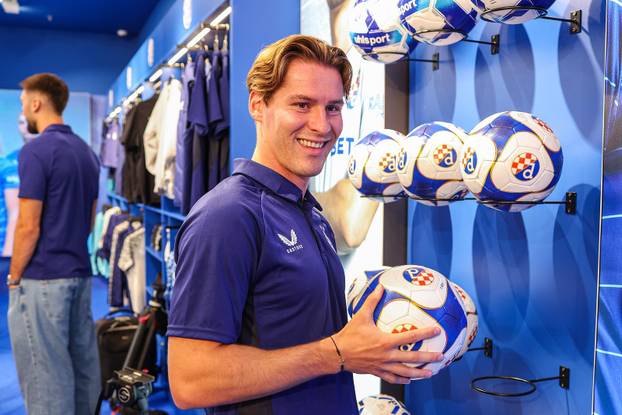 Zagreb: Otvorenje novog Dinamovog fan shopa