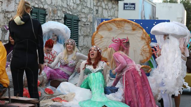 Murterske 'Bake' su najpoznatiji karneval u Dalmaciji