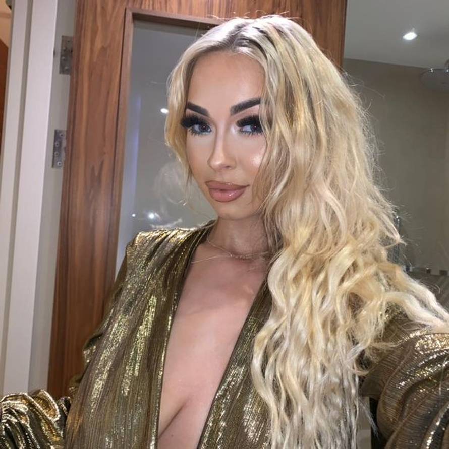 Ležala je gola na krevetu, a oni su imali mačete i rambo nož...