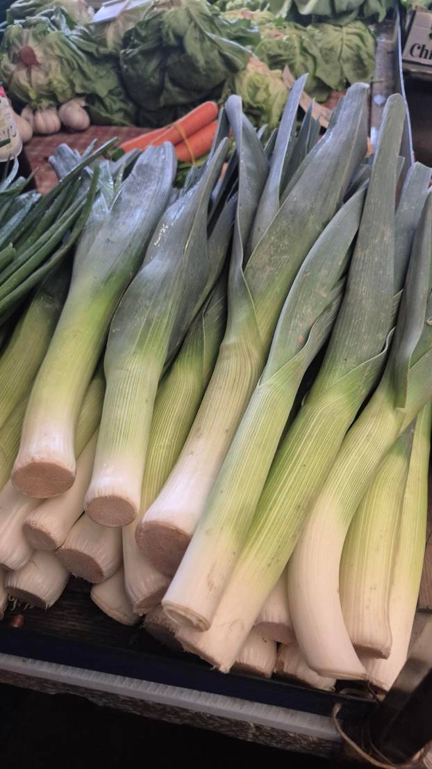 FOTO Pogledajte ponudu tržnice u Osijeku: Kila odojka 4,19 €. A 30 jaja je 6 €. Evo što se isplati