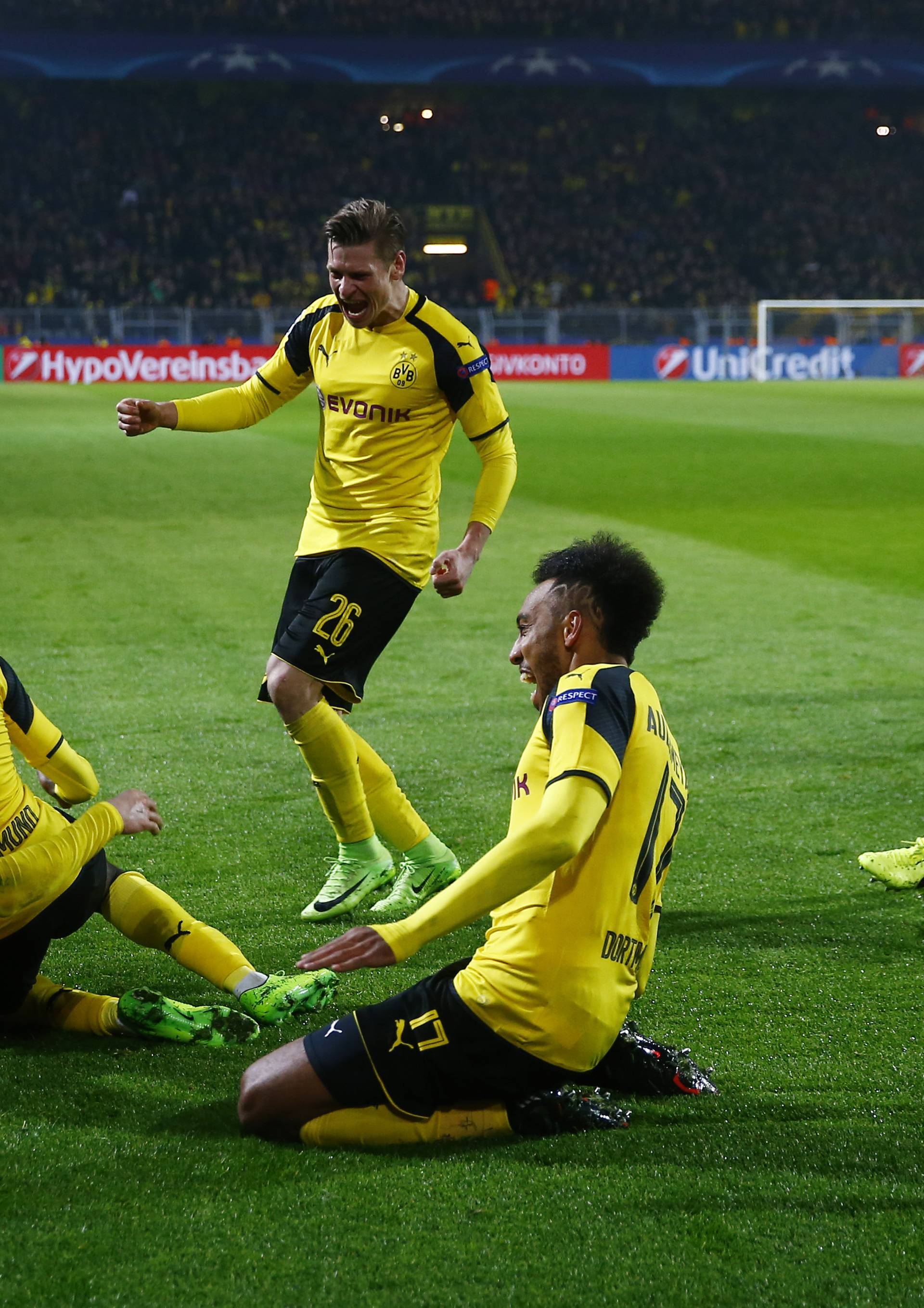 Borussia Dortmund's Christian Pulisic celebrates scoring their second goal with teammates