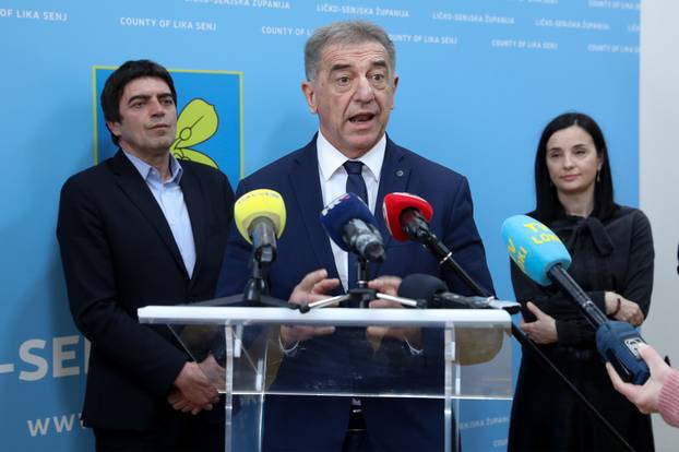 Gospić: Konferencija za medije nakon radnog sastanka na temu otpada u Ličko-senjskoj županiji