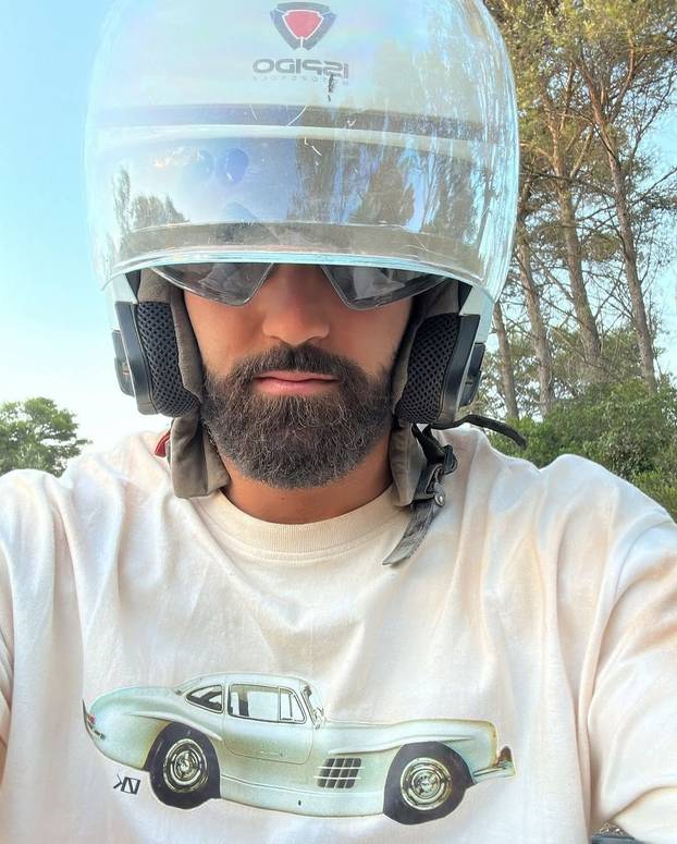 FOTO Gvardiolovo vruće ljeto: Posjetio Modrićevu rodnu kuću, vozio jet-ski i partijao na Braču