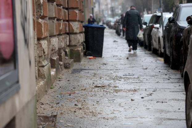 Zagreb:  Olujani vjetar stvara probleme u centru grada 