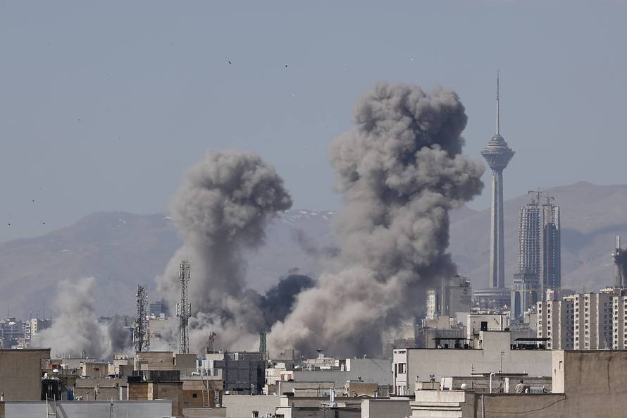 Iran Israel Usa : U.S. and Israeli Forces Strike Tehran as Part of Major Military Offensive