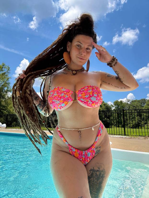 FOTO Totalno prirodna djevojka: Imam farmu i hrpu love zarađujem na svom izgledu