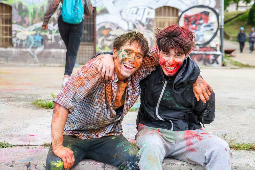 Pulski srednjoškolci slave kraj škole