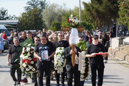 FOTO Na sprovod Bore Čorbe je došao Bajaga, ratni zločinci Šljivančanin i kapetan Dragan...