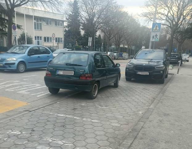 FOTO Ako trebate savjet kako (ne) parkirati, pogledajte ove bisere! Od ovoga boli glava