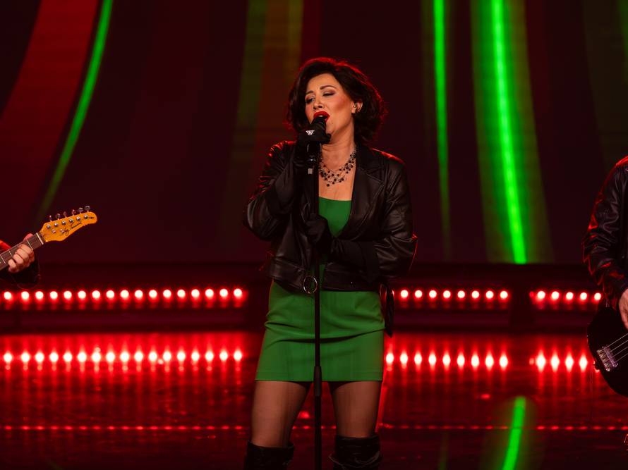 Spektakl! Pogledajte kako su Iva i Laura u 'Tvoje lice zvuči poznato' utjelovile Severinu