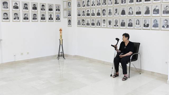 Oklaj: Predsjednik Milanović obišao Spomen sobu u prigodi obilježavanja Dana sjećanja na vojne i civilne žrtve Domovinskog rata